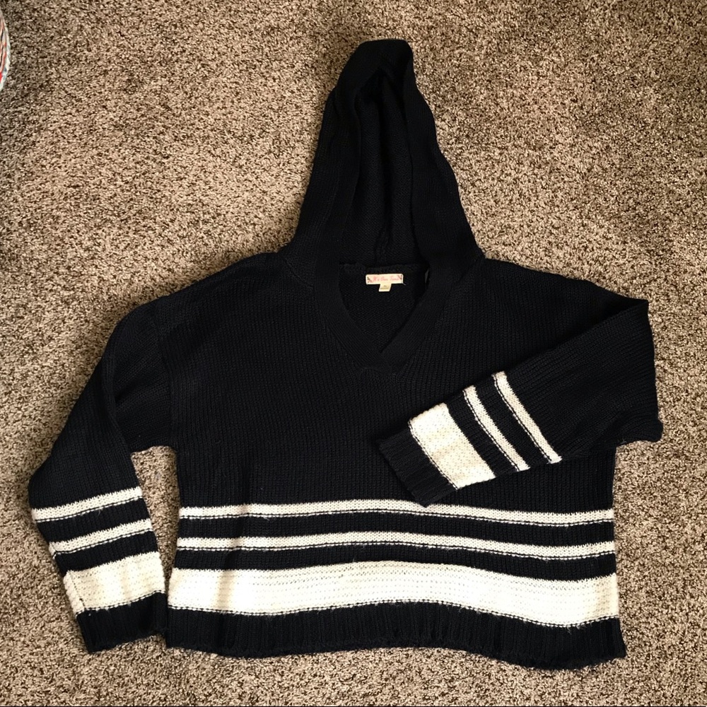 3/$10 SPECIAL! NWOT Navy Blue Hooded Sweater Size XL